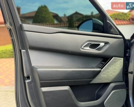 Сірий Ленд Ровер Рендж Ровер Велар, об'ємом двигуна 2 л та пробігом 140 тис. км за 32999 $, фото 39 на Automoto.ua