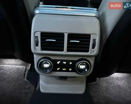 Серый Ленд Ровер Рендж Ровер Велар, объемом двигателя 3 л и пробегом 106 тыс. км за 39500 $, фото 32 на Automoto.ua