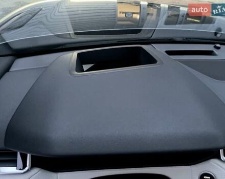 Сірий Ленд Ровер Рендж Ровер Велар, об'ємом двигуна 2 л та пробігом 93 тис. км за 43500 $, фото 25 на Automoto.ua