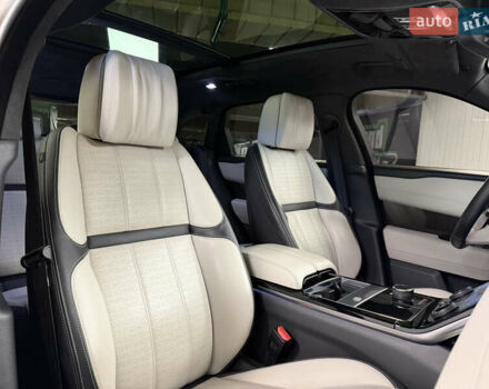 Серый Ленд Ровер Рендж Ровер Велар, объемом двигателя 3 л и пробегом 113 тыс. км за 38000 $, фото 34 на Automoto.ua