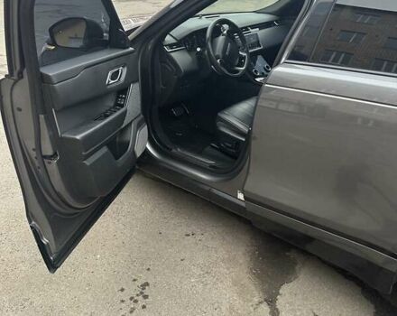 Серый Ленд Ровер Рендж Ровер Велар, объемом двигателя 2 л и пробегом 133 тыс. км за 31000 $, фото 28 на Automoto.ua