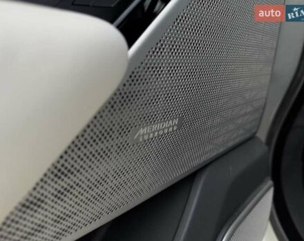 Сірий Ленд Ровер Рендж Ровер Велар, об'ємом двигуна 2 л та пробігом 137 тис. км за 33500 $, фото 27 на Automoto.ua