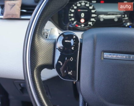 Серый Ленд Ровер Рендж Ровер Велар, объемом двигателя 2 л и пробегом 26 тыс. км за 44000 $, фото 42 на Automoto.ua