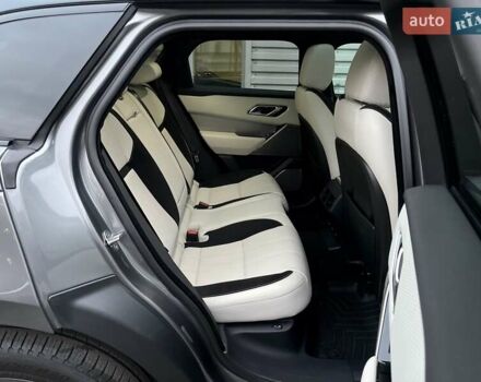 Сірий Ленд Ровер Рендж Ровер Велар, об'ємом двигуна 2 л та пробігом 93 тис. км за 43500 $, фото 56 на Automoto.ua