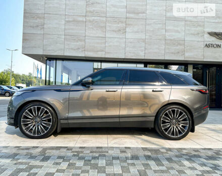 Серый Ленд Ровер Рендж Ровер Велар, объемом двигателя 3 л и пробегом 87 тыс. км за 39499 $, фото 6 на Automoto.ua