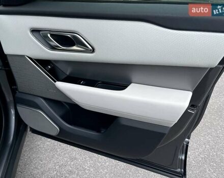 Сірий Ленд Ровер Рендж Ровер Велар, об'ємом двигуна 2 л та пробігом 93 тис. км за 43500 $, фото 50 на Automoto.ua