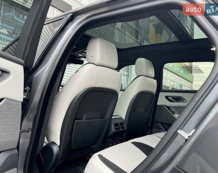 Сірий Ленд Ровер Рендж Ровер Велар, об'ємом двигуна 2 л та пробігом 93 тис. км за 43500 $, фото 46 на Automoto.ua