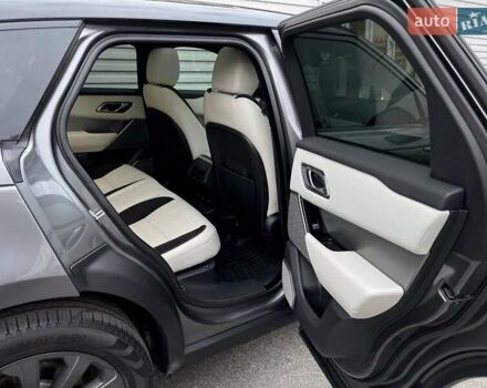 Сірий Ленд Ровер Рендж Ровер Велар, об'ємом двигуна 2 л та пробігом 93 тис. км за 43500 $, фото 54 на Automoto.ua