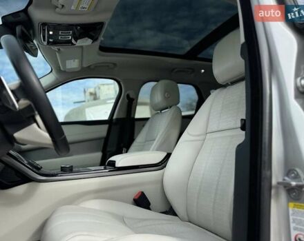 Сірий Ленд Ровер Рендж Ровер Велар, об'ємом двигуна 2 л та пробігом 137 тис. км за 33500 $, фото 26 на Automoto.ua