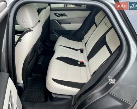 Сірий Ленд Ровер Рендж Ровер Велар, об'ємом двигуна 2 л та пробігом 93 тис. км за 43500 $, фото 48 на Automoto.ua