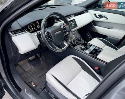 Сірий Ленд Ровер Рендж Ровер Велар, об'ємом двигуна 2 л та пробігом 93 тис. км за 43500 $, фото 16 на Automoto.ua