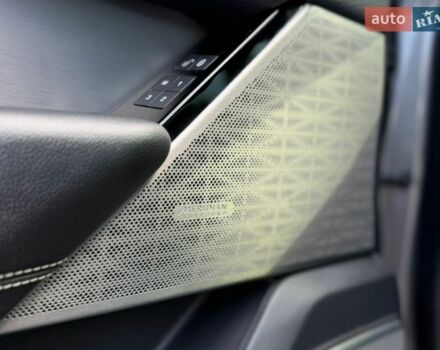 Сірий Ленд Ровер Рендж Ровер Велар, об'ємом двигуна 2 л та пробігом 140 тис. км за 32999 $, фото 38 на Automoto.ua