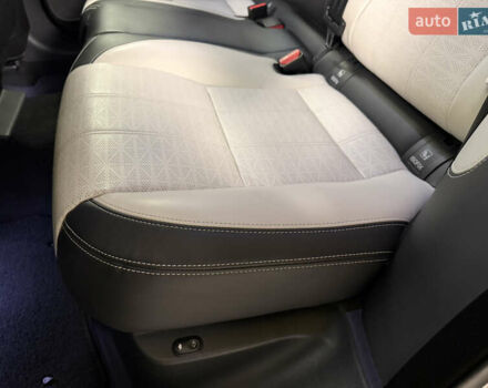 Серый Ленд Ровер Рендж Ровер Велар, объемом двигателя 3 л и пробегом 113 тыс. км за 38000 $, фото 38 на Automoto.ua