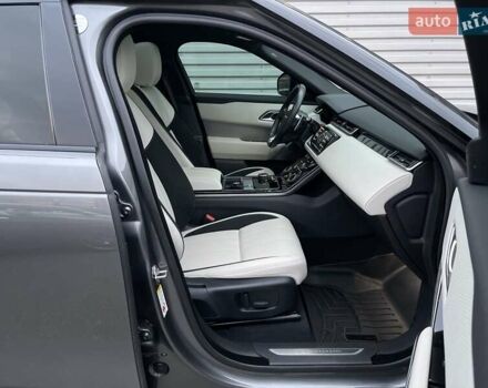 Сірий Ленд Ровер Рендж Ровер Велар, об'ємом двигуна 2 л та пробігом 93 тис. км за 43500 $, фото 49 на Automoto.ua