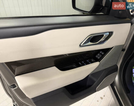 Серый Ленд Ровер Рендж Ровер Велар, объемом двигателя 3 л и пробегом 113 тыс. км за 38000 $, фото 41 на Automoto.ua