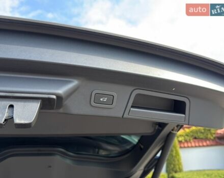Сірий Ленд Ровер Рендж Ровер Велар, об'ємом двигуна 2 л та пробігом 140 тис. км за 32999 $, фото 71 на Automoto.ua