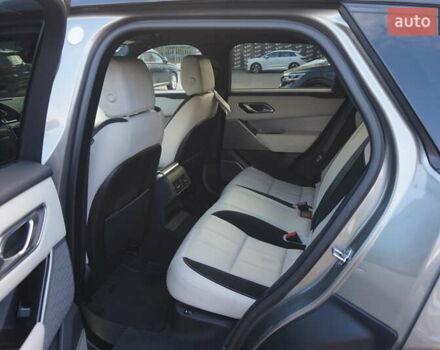 Серый Ленд Ровер Рендж Ровер Велар, объемом двигателя 2 л и пробегом 26 тыс. км за 44000 $, фото 26 на Automoto.ua