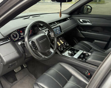 Серый Ленд Ровер Рендж Ровер Велар, объемом двигателя 2 л и пробегом 147 тыс. км за 31900 $, фото 26 на Automoto.ua