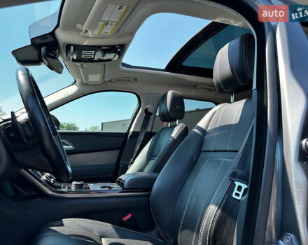 Сірий Ленд Ровер Рендж Ровер Велар, об'ємом двигуна 3 л та пробігом 89 тис. км за 39500 $, фото 28 на Automoto.ua