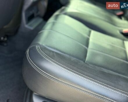 Сірий Ленд Ровер Рендж Ровер Велар, об'ємом двигуна 2 л та пробігом 140 тис. км за 32999 $, фото 60 на Automoto.ua