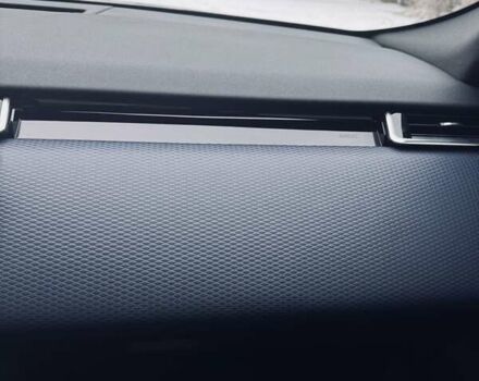 Серый Ленд Ровер Рендж Ровер Велар, объемом двигателя 2 л и пробегом 83 тыс. км за 38900 $, фото 19 на Automoto.ua