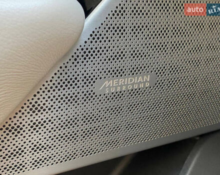 Серый Ленд Ровер Рендж Ровер Велар, объемом двигателя 2.99 л и пробегом 185 тыс. км за 39900 $, фото 20 на Automoto.ua