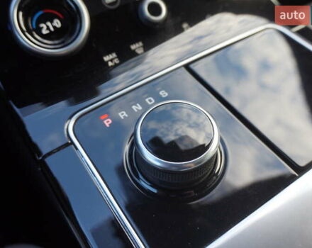 Серый Ленд Ровер Рендж Ровер Велар, объемом двигателя 2 л и пробегом 26 тыс. км за 44000 $, фото 57 на Automoto.ua