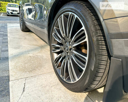 Серый Ленд Ровер Рендж Ровер Велар, объемом двигателя 3 л и пробегом 87 тыс. км за 39499 $, фото 8 на Automoto.ua