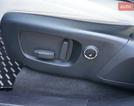 Серый Ленд Ровер Рендж Ровер Велар, объемом двигателя 2 л и пробегом 26 тыс. км за 44000 $, фото 22 на Automoto.ua