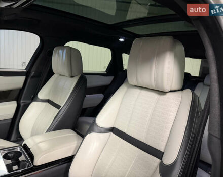 Серый Ленд Ровер Рендж Ровер Велар, объемом двигателя 3 л и пробегом 113 тыс. км за 38000 $, фото 31 на Automoto.ua