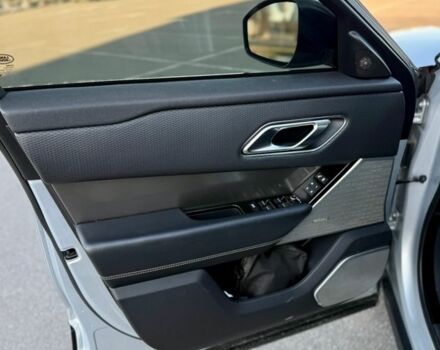 Серый Ленд Ровер Рендж Ровер Велар, объемом двигателя 2 л и пробегом 129 тыс. км за 32000 $, фото 20 на Automoto.ua