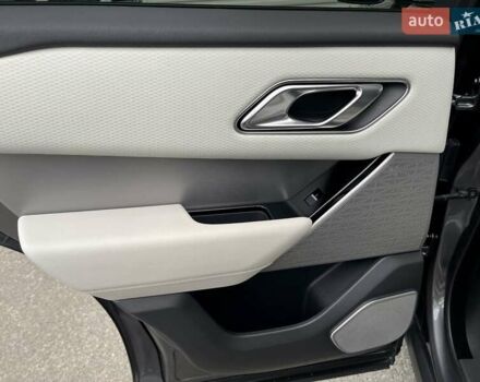 Сірий Ленд Ровер Рендж Ровер Велар, об'ємом двигуна 2 л та пробігом 93 тис. км за 43500 $, фото 43 на Automoto.ua