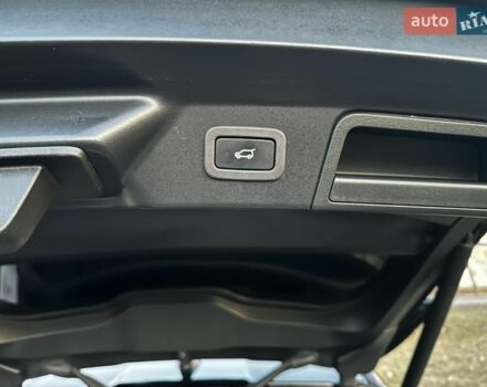 Серый Ленд Ровер Рендж Ровер Велар, объемом двигателя 3 л и пробегом 106 тыс. км за 39500 $, фото 37 на Automoto.ua
