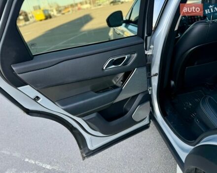 Серый Ленд Ровер Рендж Ровер Велар, объемом двигателя 2 л и пробегом 129 тыс. км за 32000 $, фото 21 на Automoto.ua