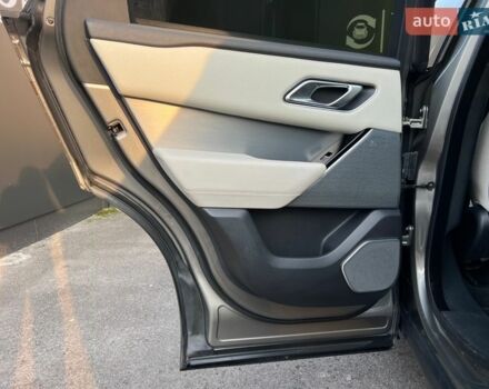 Сірий Ленд Ровер Рендж Ровер Велар, об'ємом двигуна 3 л та пробігом 83 тис. км за 46000 $, фото 31 на Automoto.ua