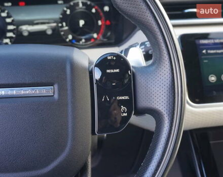 Серый Ленд Ровер Рендж Ровер Велар, объемом двигателя 2 л и пробегом 26 тыс. км за 44000 $, фото 41 на Automoto.ua