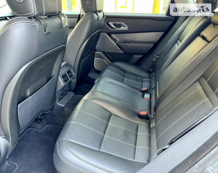 Серый Ленд Ровер Рендж Ровер Велар, объемом двигателя 3 л и пробегом 87 тыс. км за 39499 $, фото 24 на Automoto.ua