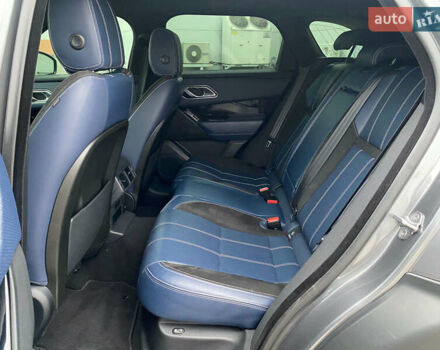 Сірий Ленд Ровер Рендж Ровер Велар, об'ємом двигуна 2 л та пробігом 103 тис. км за 35300 $, фото 13 на Automoto.ua