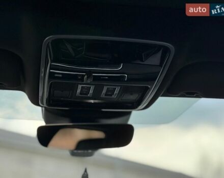 Серый Ленд Ровер Рендж Ровер Велар, объемом двигателя 2 л и пробегом 133 тыс. км за 33100 $, фото 24 на Automoto.ua