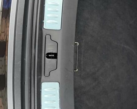 Серый Ленд Ровер Рендж Ровер Велар, объемом двигателя 2 л и пробегом 102 тыс. км за 37500 $, фото 74 на Automoto.ua