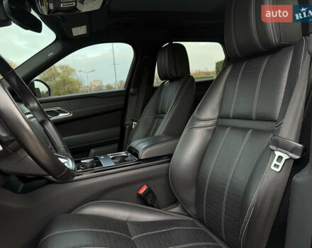 Серый Ленд Ровер Рендж Ровер Велар, объемом двигателя 3 л и пробегом 102 тыс. км за 38000 $, фото 28 на Automoto.ua