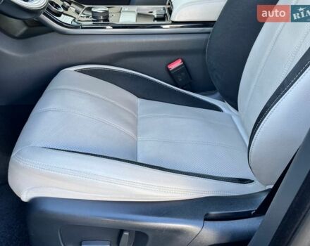 Сірий Ленд Ровер Рендж Ровер Велар, об'ємом двигуна 2 л та пробігом 109 тис. км за 37000 $, фото 19 на Automoto.ua