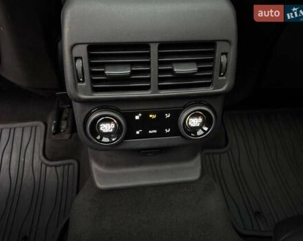 Серый Ленд Ровер Рендж Ровер Велар, объемом двигателя 2 л и пробегом 155 тыс. км за 34990 $, фото 22 на Automoto.ua