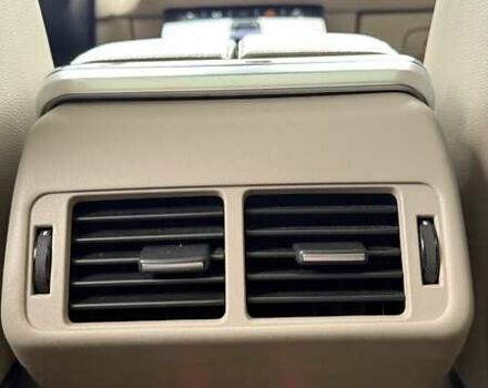 Серый Ленд Ровер Рендж Ровер Велар, объемом двигателя 2 л и пробегом 102 тыс. км за 37500 $, фото 61 на Automoto.ua