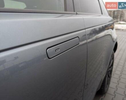 Серый Ленд Ровер Рендж Ровер Велар, объемом двигателя 3 л и пробегом 242 тыс. км за 29999 $, фото 30 на Automoto.ua