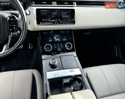 Серый Ленд Ровер Рендж Ровер Велар, объемом двигателя 2 л и пробегом 62 тыс. км за 39900 $, фото 10 на Automoto.ua