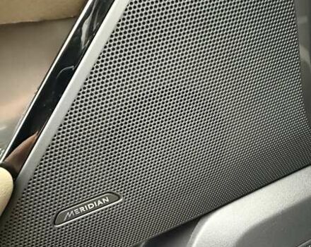 Серый Ленд Ровер Рендж Ровер Велар, объемом двигателя 2 л и пробегом 102 тыс. км за 37500 $, фото 47 на Automoto.ua