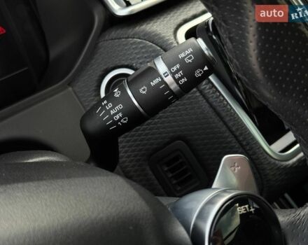 Серый Ленд Ровер Рендж Ровер Велар, объемом двигателя 3 л и пробегом 242 тыс. км за 25999 $, фото 51 на Automoto.ua