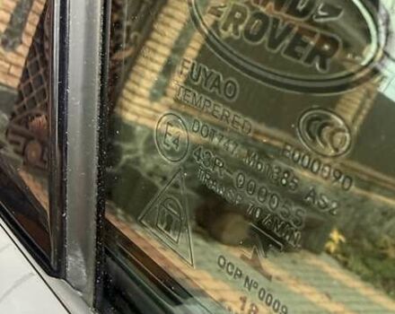 Серый Ленд Ровер Рендж Ровер Велар, объемом двигателя 2 л и пробегом 102 тыс. км за 37500 $, фото 15 на Automoto.ua