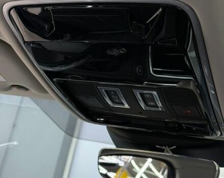 Серый Ленд Ровер Рендж Ровер Велар, объемом двигателя 2 л и пробегом 101 тыс. км за 39999 $, фото 17 на Automoto.ua